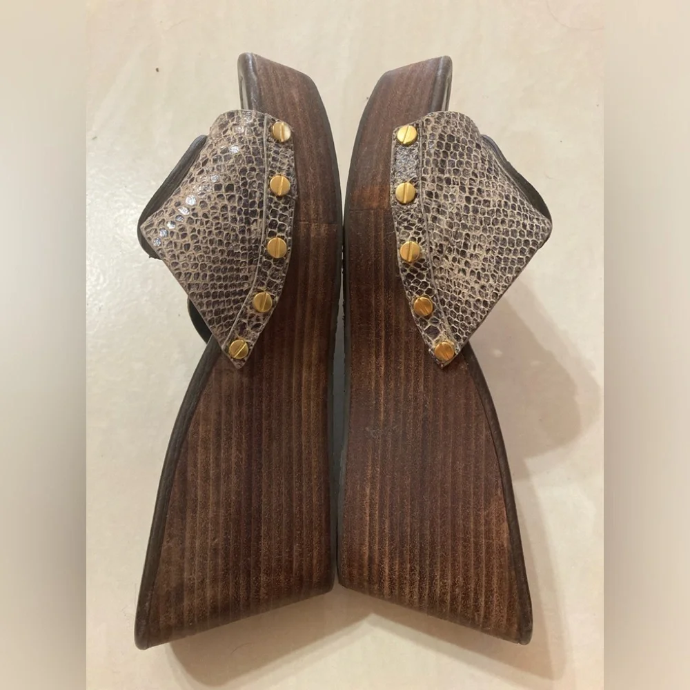 🩷🩷🩷Tory Burch Wedges sandals  8.5